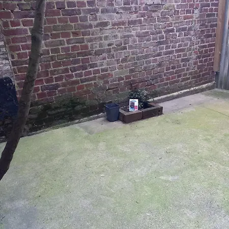 2 Pieces Apartment *